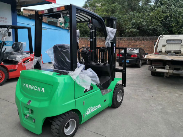 【干貨】電動堆高車、電動搬運(yùn)車的電機(jī)和繼電器應(yīng)該怎么保養(yǎng)？